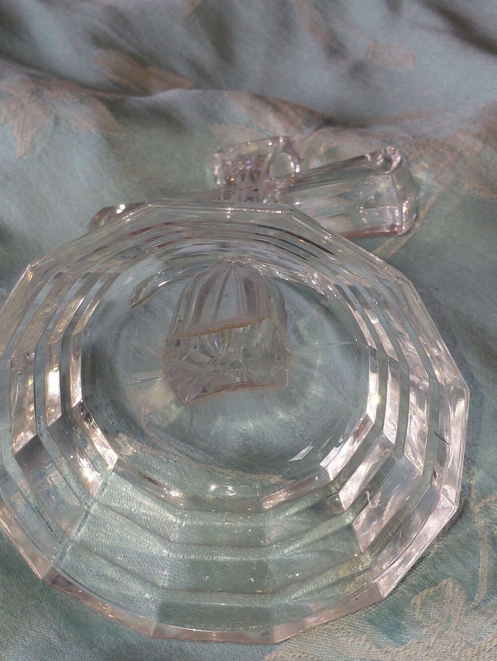 Clear Glass Cross Figurine - Picture 4 of 5